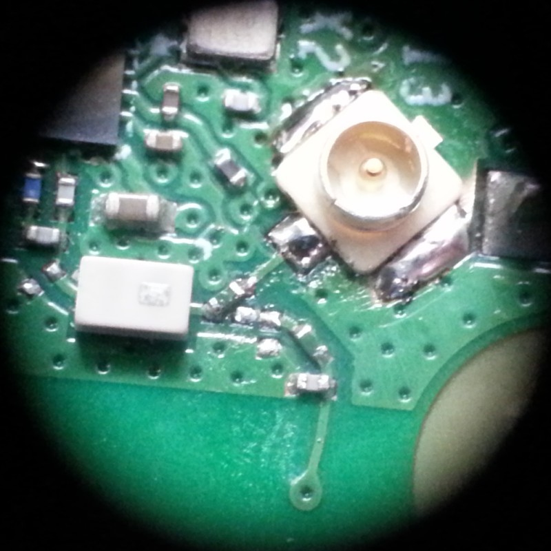 RF routed from on-board antenna to U-FL socket