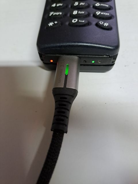 RAK19007 WisBlock LEDs are outside visible. Charging and Meshtastic heart beat.